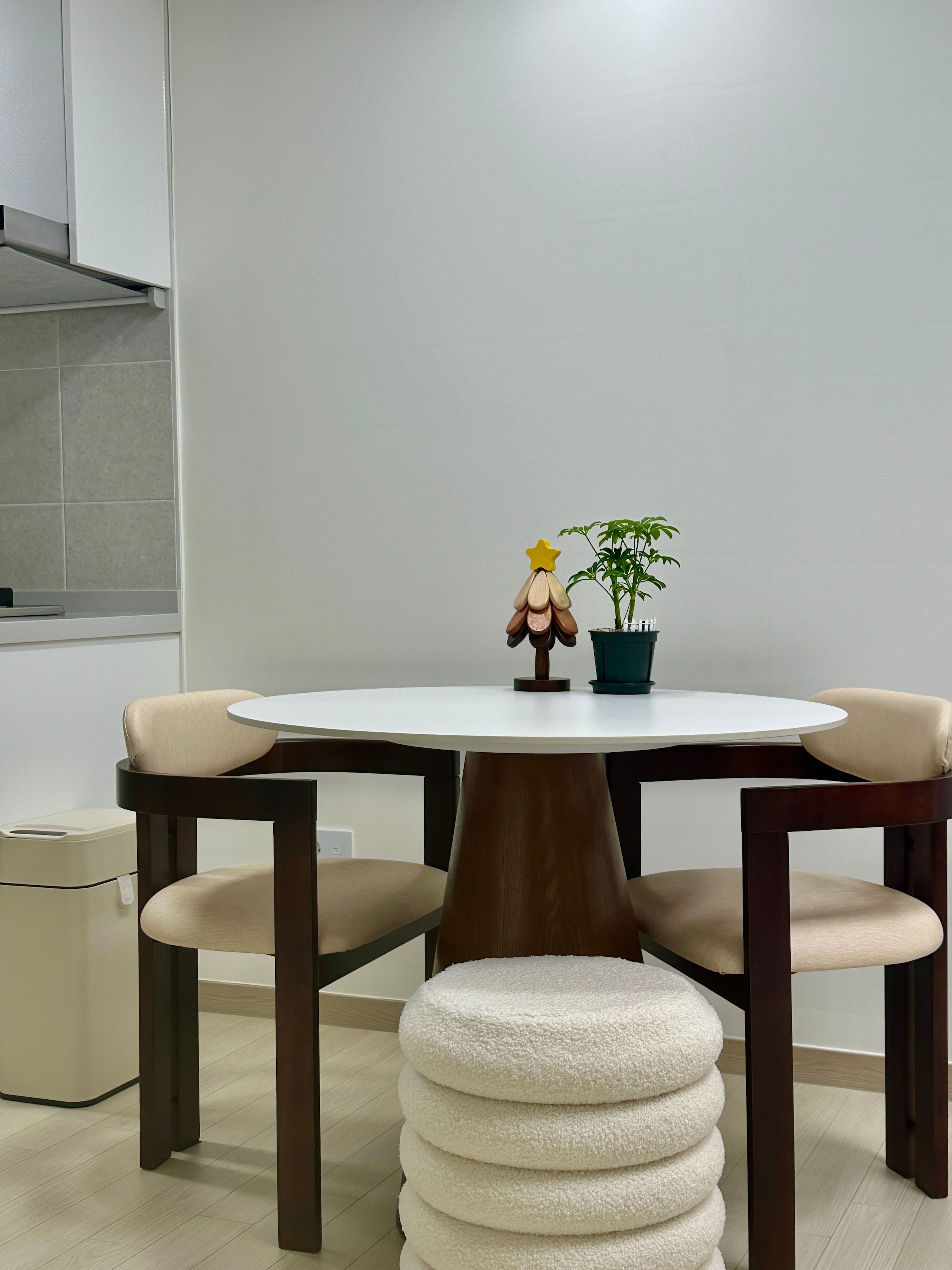 Jolly Premium Hardwood Standing Pot Trivet user photo