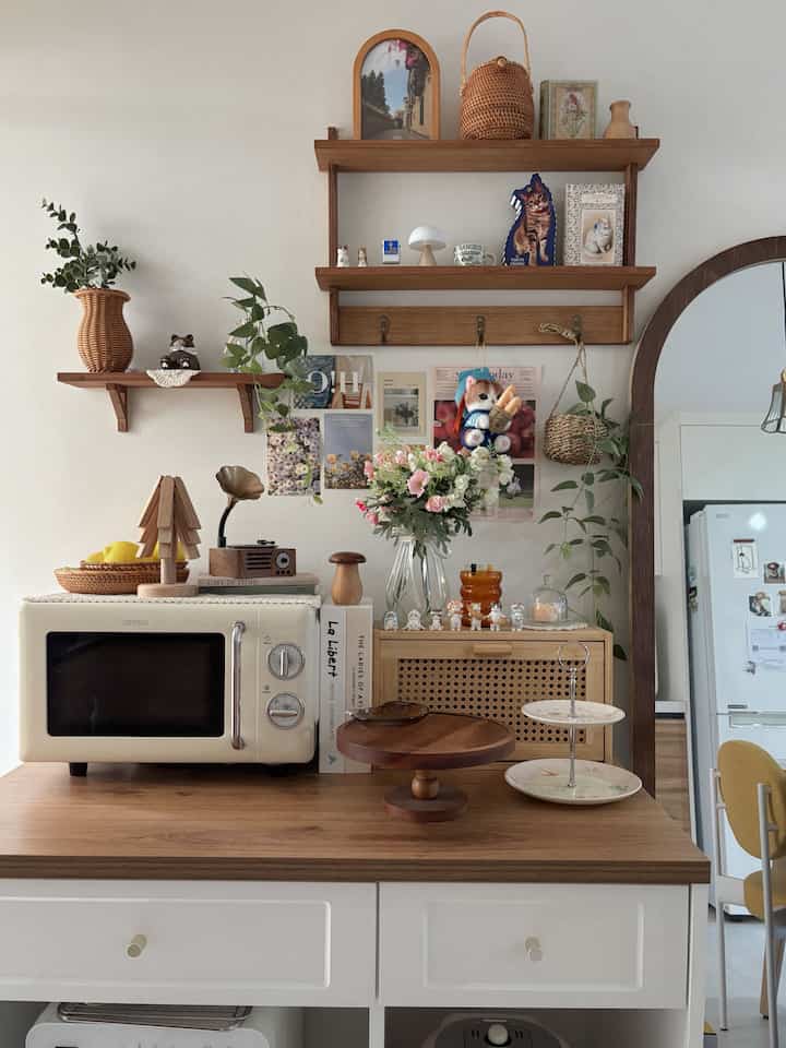 #2026달력이될집 #가을
Semua musim cantik,
tetapi dapur kami sangat cantik di musim gugur🤎

#Dapur #주방인테리어 #주방인테리어소품 
#DapurKayu #렌지대 #주방수납장