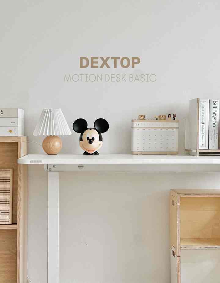 #오감리뷰 プログラムを通じて製品を提供され、直接使用してスタイリングした後期です。
 
お茶の間に飾ってくれた夫書載空間👨🏻‍💻
昔から？夢見てきた空間をお部屋に飾ってくれましたㅎ

まだ全部飾らなかったけど… 😅
コンピュータも置いて、たまにゲームも仕事もしたいという  #데스크소품 #거실꾸미기 #방꾸미기 #소통 #맞팔 #육아소통 #책상꾸미기