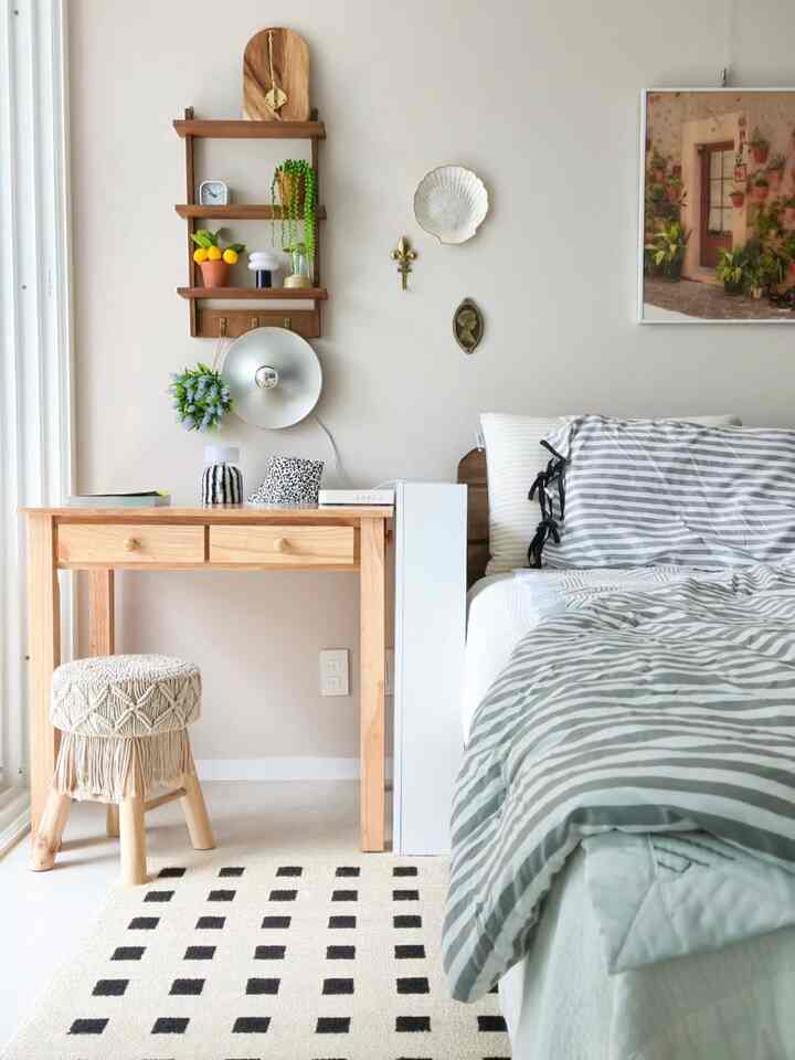 #오감리뷰 This is a review after receiving the product through the program and personally using and styling it

#Narrow storage #슬림가구추천 #E0등급가구 #침실 #내방 
#Narrow space interior #감성수납장 #깔끔한정리왕 #침실정리
#Bedroom interior #공간분리인테리어 #틈새수납 #틈새공간활용 
#Wire organization urgent #틈새공간 #공간분리 #공간활용 #라샘
