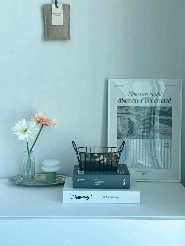 #오늘의우리집

📚 Is this a towel?

Look at the real Gamdasal towel package -*

This is a 🏷 floppy towel book
with a classic novel as the title :)

Each design is pretty,
but my pick is Damien!

The logo is embroidered on it, so it's sturdy
and it's a package that would be great as a housewarming gift or a thank-you gift.

And the mini towel-sized key ring is really cute 🖤
It's perfect to hang on your bag and use as a handkerchief >.<

#ftc14thstory #콘수프기록 #맞팔
#gift #집들이선물 #집들이선물추천 #답례품 #답례품추천
#towel recommendation #수건정리 #욕실아이템