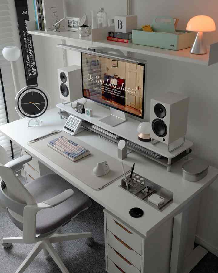 MINA SUNRISE 目覚まし時計 テーブルライト［8色］を使ったコーディネート 1