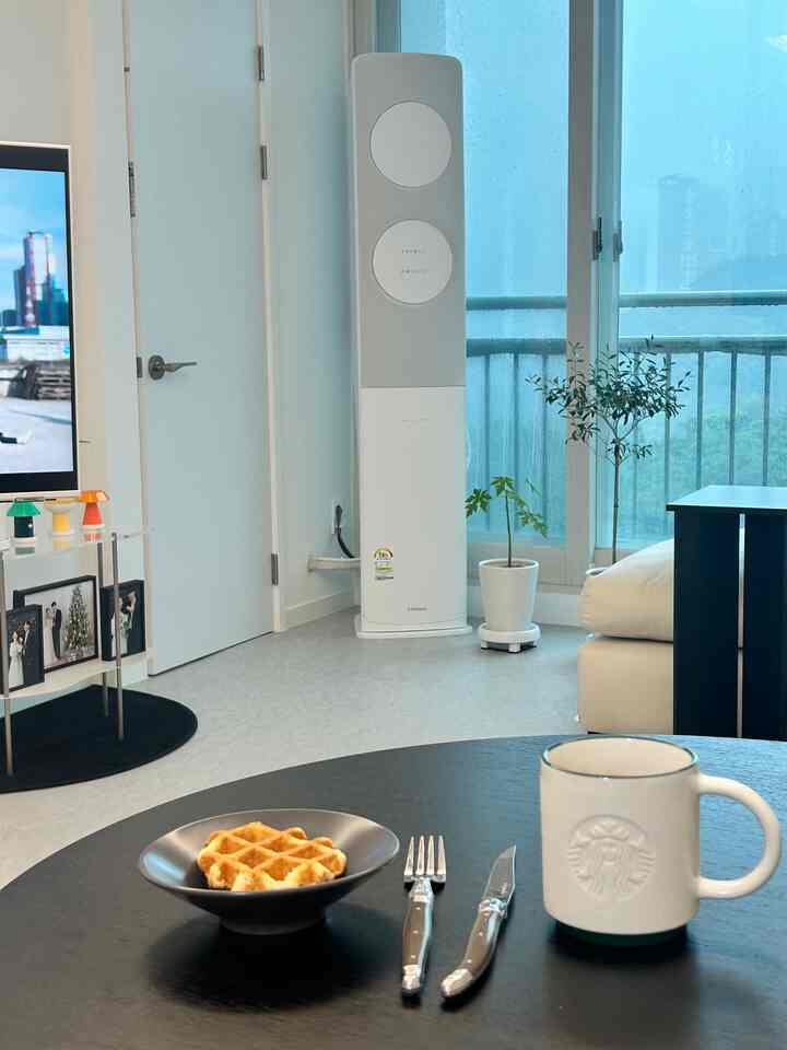 ＃オーホームストア＃コンスープ記録8-1

チョコレートワッフルごとに充電してカフェインで精神覚醒⚡️☕️


＃リビングルーム＃リビングルームインテリア＃週末＃ヘズロ＃アークテーブル＃ブラックテーブル＃4引用テーブル＃リサム＃ロータマガジンラック＃サイドテーブル＃マット＃半円マット 