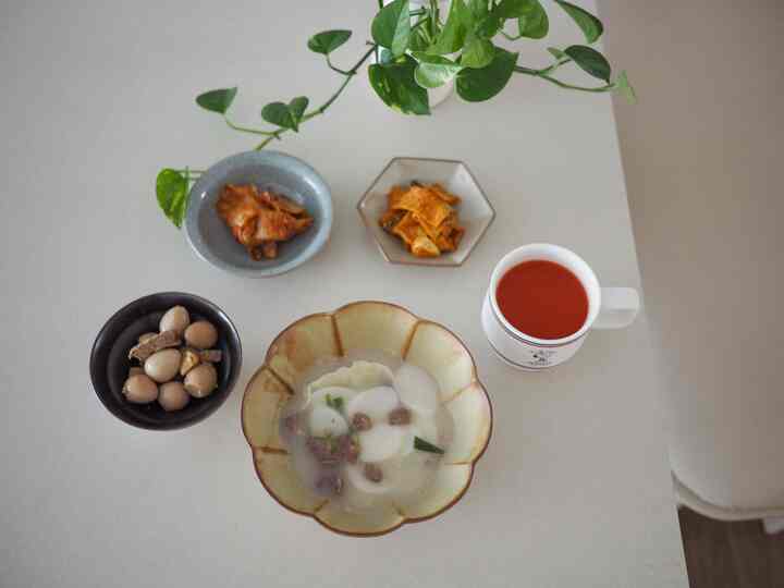 Tagged posts featuring Petal Edge Ceramic Bowl 3