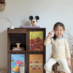#우드인테리어 #콘수프기록집 #하뚱브레인 #하뚱
#협찬 이지만 진심추천교재
교육개발자들이 체계적으로 만들었기에
집중력,문제해결력,공간지각력,추리·추론,창의력,논리적사고까지
모두 배울 수 있는 하뚱브레인 10종이예요
1️⃣단계 선긋기,상상력그리기,창의력그리기
2️⃣단계 쉬운 점 잇기, 쉬운 미로찾기, 그림 찾기
3️⃣단계 복잡한 점 잇기,복잡한 미로찾기
4️⃣단계 추리하기,변별하기
4단계로 구분되어 있어  #엄마표  #홈스쿨 해줄 수가 있어요
1단계 선긋기,상상력그리기,창의력그리기를 진행중인 율이는 
이제 어려운 선도 잘 긋고 재미있어 다 할려고 하는 경향이 있어요
그래서 하루 장수를 정해놓고 차근차근 하고있어요
홈스쿨 어렵게만 생각했는데
하뚱 #홈스쿨교재 로 집에서도  #영재교육 이  가능해서 완전 찐 만족이예요~^^
#두뇌발달 #처음교육 #하뚱브레인 #우뇌자극 #유아학습지 #유아워크북 #유아사고력 #선긋기 #미로찾기 #하뚱시리즈 #하뚱크루 #하뚱크루17기
