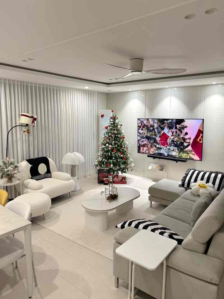 #오감리뷰プログラムを通じて製品を提供され、直接使用してスタイリングした後期です

🎄マイプラントクリスマス武装式モミの古典的な木  #미리크리스마스 #거실 #겨울인테리어 #거실인테리어 #크리스마스소품 #크리스마스데코 #크리스마스장식 #크리스마스인테리어  { #크리스마스장면한컷 #트리꾸미기 #트리장식 #트리오너먼트 #겨울준비템 #겨울맞이 #겨울준비 #겨울소품 #겨울분위기 #겨울아이템  #트리인테리어 #트리추천 #오너먼트 #오너먼트추천 #크리스마스선물 #크리스마스트리장식 