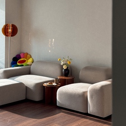 🪵 도잠 ANZA 스툴
저희 집 소파 사이드테이블을 소개할게요!
합판 가구 브랜드 도잠의 스툴인데요.
넉넉한 상판 덕분에 커피 테이블로도
잠시 앉는 의자로도 제격이에요( • ᎑ •)
#FTC18기이야기 #FTC기록 #예쁜템최고야 #도잠 #스툴 #소파테이블
