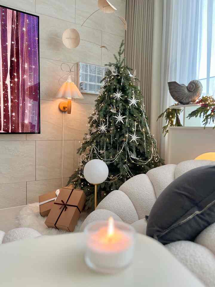 クリスマスが待っている＃今日の私たちの家୨୧

実は新郎と付き合った日がクリスマスです。
だから私たちのカップルにはクリスマスがもう少し特別なイベントです✵﹒

＃クリスマス＃クリスマス＃ツリー＃ツリー＃ツリー＃リビングルーム＃リビングルームスタイル 