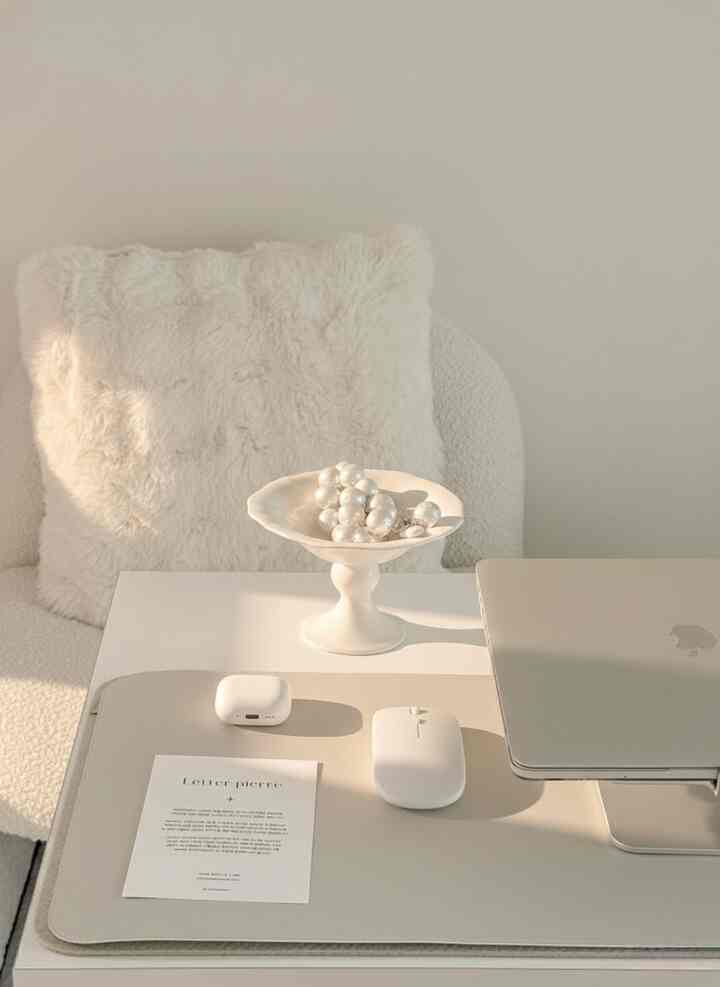 #콘수프기록집 #현명한소비

#Desk Interior #데스크테리어소품 #데스크테리어템 #책상 #책상꾸미기 #책상인테리어 #맥북 #업무공간 #업무용책상 #책상추천