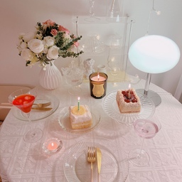 #미식완성템 #미식100선 
가끔 칵테일 한잔 🍸🎂
#홈카페 #홈카페인테리어 #홈파티 #홈파티인테리어 #홈파티플레이팅 #칵테일 #칵테일잔 #주방템 #식기추천 #포크나이프 