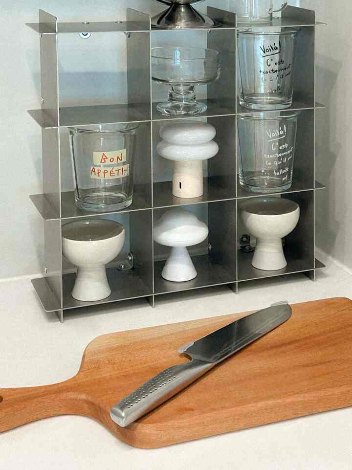 キッチンのミニマルなムードを完成してくれるオールステン三徳食道🔪✨

以前はナイフを流しの中に隠すのに忙しかったが、この製品は一体型デザインがとてもシックでした 
カウンタートップの上に堂々と取り出して書いています。継ぎ目がないので洗浄も簡単で衛生的だからもっと安心になりましたよ。

見た目はずっしり見えても重心がよく取れていて、刃物のとき手首が本当に楽ですよ！スムーズにスッピングスライスするその手味…調理する美味しいです。 🍳

💡 管理 Tip

オールステンだから初めて使用する前に食用油で研磨剤除去後に洗浄する！
皿洗い後、水気だけすぐに拭いてくれれば水の汚れなしにいつも新しいように輝きます。 ✨

＃コンスープ記録集＃賢い消費＃トゥルクック＃オールステンカル 
#オールステン #ウッドドマ #カップ棚 #カップボード #アグリアブリ 
＃ファット＃フォロー歓迎＃フォロー＃キッチンテム＃キッチンインテリア＃ウッドホワイト 