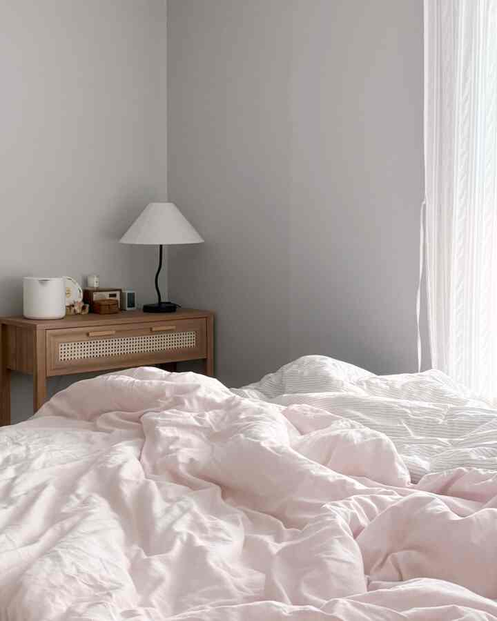 （FF COLLECTIVE）のFig Stand Lamp！

最初はデザインが気に入って購入しましたが、使ってみるとどこに置いても自然に似合い、今までも満足に使っている照明です✴