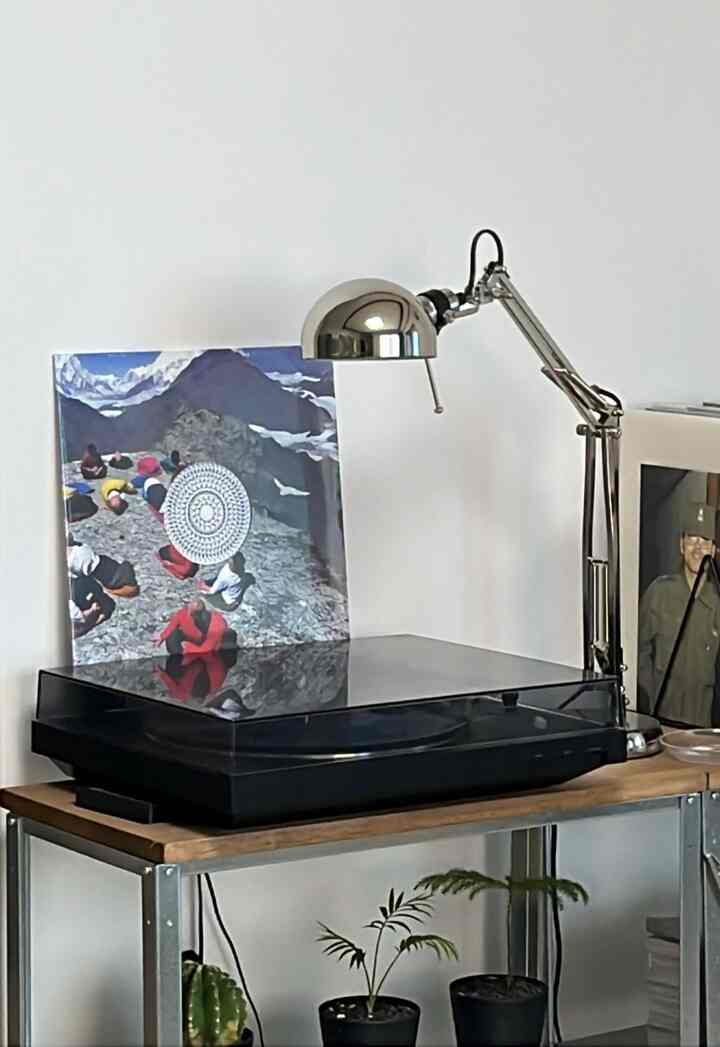 こんにちは。 FTC 22期guk.homeです。

インディバンド音楽が好きでヒョク、黒スカートの歌をよく聴く方で、好きな曲はLPで購入して所蔵しています。

最近、ヒョクとサンセットジェットコースターのAAAアルバムを購入しました。