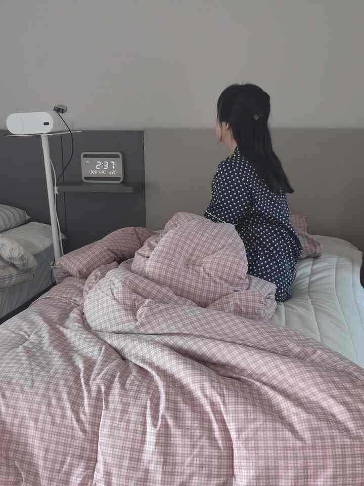 夏を準備して私の寝具＃マチラヴィンテージと合うビンテージ夏パジャマを準備してみました:)

今日の家にはない＃CEID製品なのにドットが可愛いですよ。
材質が涼しい感じなので暑くないと思います。
サイズ別にカップルでも着られます。

春祭り寝具1-2個ほどさらに準備し、
今夏を迎える準備をしなければなりません🩷


#パジャマ #夏パジャマ #ドットパジャマ #水玉パジャマ #半袖パジャマ #カップルパジャマ #新婚パジャマ #寝具 #春布団 #寝具セット #新婚布団 #シモンズベッド #新婚寝室 #チェック布団 #ヴィンテージ布団 #プレート #電子時計 #卓上時計 #ジャスビーム #ビーム＃キッチンフィット冷蔵庫＃1ドア冷蔵庫＃冷蔵庫おすすめ＃新婚冷蔵庫＃かわいいテム最高屋＃コンスープ記録集