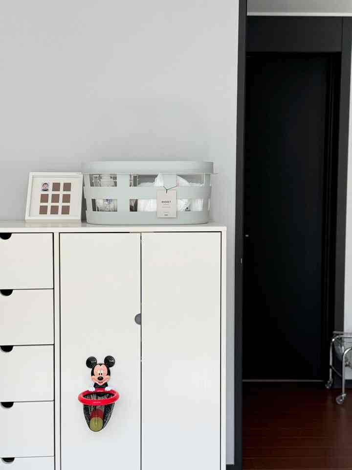 ＃子供部屋＃子供部屋飾り＃赤ちゃん部屋＃赤ちゃん部屋飾り＃ヘイ＃ヘイバスケット＃ヘイロンドリーバスケット＃洗濯バスケット＃赤ちゃん洗濯乾燥機＃子供洗濯バスケット＃赤ちゃん写真額縁＃子供写真額縁＃子供の部屋のワードローブ＃子供の部屋のインテリア＃赤ちゃんの部屋のインテリア 

サブユニットの病気にかかって子供部屋の構造を変える前に撮っていた子供部屋
今はその場所に子供のベッドがあります:)

今.. やめましょう…