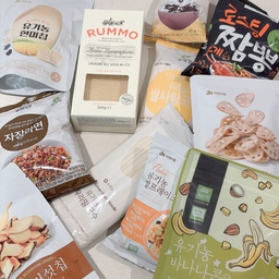 오랜만에 장을 보고 왔어요~!
요즘은 가능하면 우리가족 건강을 위해 유기농으로 된 간식 위주로 사려고 신경 쓰고 있어요. 아무래도 아이가 먹는 거다 보니 성분 하나하나 더 보게 되더라구요. 조금 번거롭긴 해도 마음은 훨씬 편안해요🤍