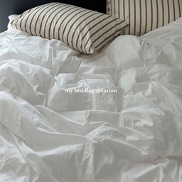 my bedding rotation🤍
화이트 침구를 좋아해서 베개 커버로 포인트를 주고 있어요. 
최근엔 봄 분위기 침실을 만들기 위해 베이비 블루 컬러 이불커버도 추가해봤어요. 
#콘수프기록집 #오늘의우리집 #침구 #침구세트 #호텔침구 #이불커버 #침실 #침실인테리어 #테클라 #시몬스 #노르딕슬립 #바운티풀 #이불세트추천 #베개커버 