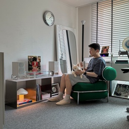기대하며 기다렸던 검정치마 1집 LP가 도착해서
레오랑 함께 첫 감상😌🎶♥️
#콘수프기록집 #오늘의우리집 #오늘의집 #스페셜크리에이터 #오늘의집크리에이터 #거실 #거실꾸미기 #인테리어가구 #거실구조 #거실구조바꾸기 #가구재배치 #가구 #거실가구 #홈스타일링 #조명 #거실조명 #소파테이블 #소파 #가죽소파 #타탄소파 #러그 #커튼 #거실커튼 #쉬폰커튼 #스탠드조명 #에어컨 #USM #화이트블랙인테리어