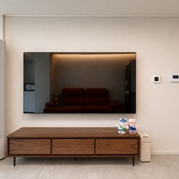 [ DESIGN NOTE ]
덕풍현대아파트
24평 · 전체 인테리어
Design - Warm Natural Minimal
화이트와 크림 계열을 바탕으로 우드 가구를 자연스럽게 연결해 편안한 온기가 느껴지는 24평 아파트로 완성했습니다. 
[ 공간 포인트 ]
• 화이트·크림 베이스 + 우드 포인트 · 밝은 공간에 자연스러운 온기를 더한 컬러 구성
• 거실 라인 간접조명 · 천장과 창가를 따라 빛을 연결해 부드럽게 확장되는 공간감
• 한샘 유로300 웜코튼 주방 · 군더더기 없는 도어 디자인으로 정돈한 ㄱ자형 주방
• 자석 활용 키친판넬 · 주방 소품을 필요한 위치에 부착해 사용할 수 있는 실용적인 벽면
• 화이트 붙박이장 + 오픈 선반 · 벽면을 활용해 수납 기능을 확보하면서 깔끔하게 정리한 구성
#하남인테리어  #하남시아파트인테리어 #하남아파트리모델링 #하남리모델링 #덕풍동인테리어 #덕풍동아파트인테리어 #덕풍현대 #덕풍현대아파트 #덕풍현대인테리어 #덕풍현대아파트인테리어 #24평인테리어 #24평아파트인테리어 #20평대인테리어 #24평리모델링 #아파트전체인테리어 #전체인테리어 #화이트우드인테리어 #우드인테리어 #웜톤인테리어 #거실인테리어 #주방인테리어 #붙박이장인테리어 #수납인테리어 #간접조명인테리어 #한샘주방 #유로300웜코튼 #키친판넬 #구리인테리어 #한샘리하우스 #한샘리하우스탑대리점