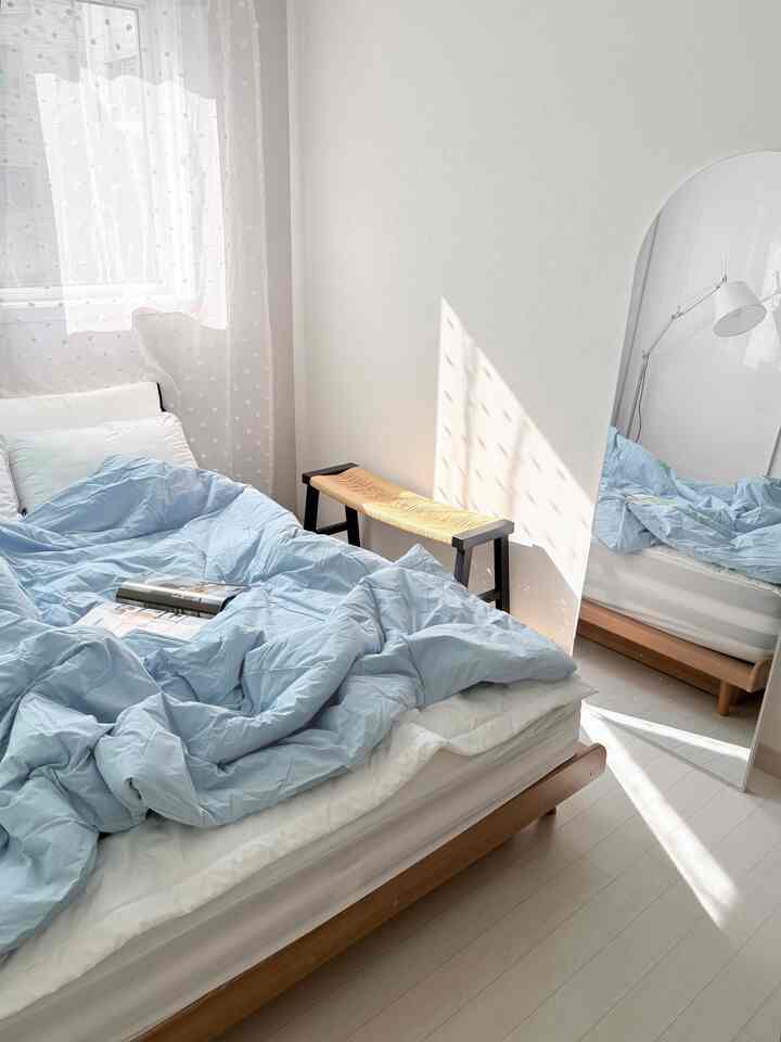 #오늘의우리집 #콘수프기록집

今日の[ bedding ]  ˖° 𐙚 𐙚 °˖ 

どのくらいの頻度でベディングを交換しますか？
私はほぼ2週間に一度..？
ベディングを頻繁に変えなければきれいなにおいも出て気持ちも良くないなんて ˃ 𖥦  #하늘색이불 #이불추천 #침구추천 #레이어이불 #오늘의집레이어 #하늘색베딩 #여름이불 #여름침구 #여름인테리어 