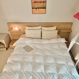 요즘은 아침에 일어나 침구
정리하는 시간이 그렇게 기분이 좋더라구요 🛏️🤍
가을이 되면서 포근한 침구로 바꿔서 그런가봐요 🍂