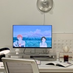 하나씩 채워가는 데스크 공간🤍

모니터도 바꾸고 받침대도 마련하고
책상까지 넓은 걸로 바꿨더니
이제 좀 작업할 맛이 나요 ㅎㅎ

하나둘 제 취향으로 채워가니
점점 더 마음에 드는 공간이 되어가는 중✨

#데스크테리어 #데스크셋업 #데스크꾸미기 #데스크공간 #책상꾸미기 #책상인테리어 #책상정리 #책상스타일링 #작업공간 #작업실인테리어 #홈오피스 #홈오피스인테리어 #서재인테리어 #서재꾸미기 #컴퓨터책상 #모니터받침대 #모니터선반 #데스크선반 #키보드 #데스크체어 