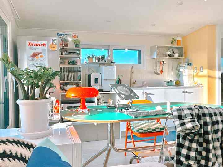 🇰🇷 2LDK｜カラフルｘスチールが最強！照明の使い方も解説