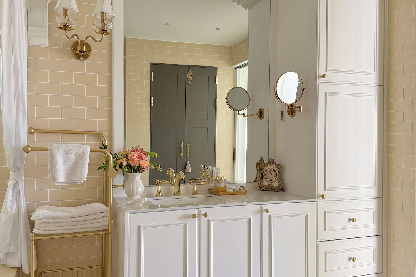 상가건물을 브리저튼의 고택처럼! 유럽 무드 제대로 담은 집 | 라이프스타일 슈퍼앱, 오늘의집