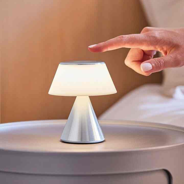 LUMA ワイヤレス テーブルライト M［5色］