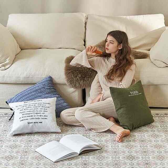 Cozy Lettering クッションカバー