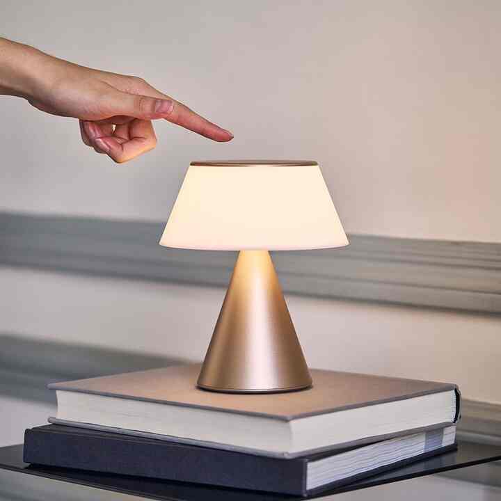 LUMA ワイヤレス テーブルライト L