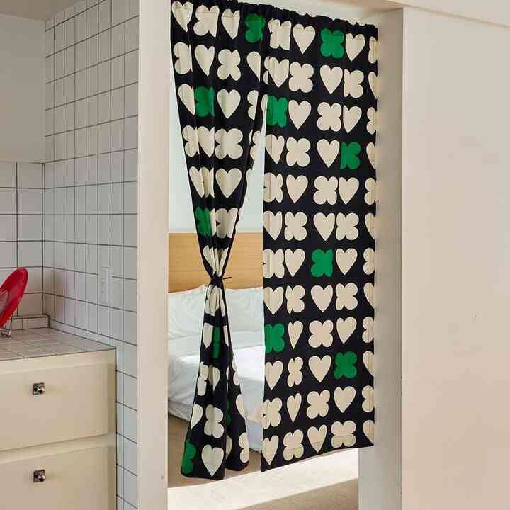 LUCKY HEARTY BLACKBERRY カーテン