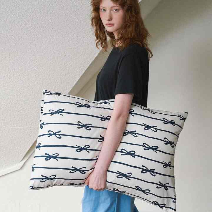 シグネチャー リボン 枕カバーブラック 50x70cm