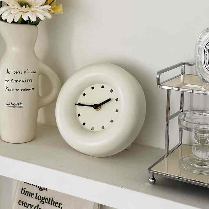 ドーナツ 静音 置き時計［2色］