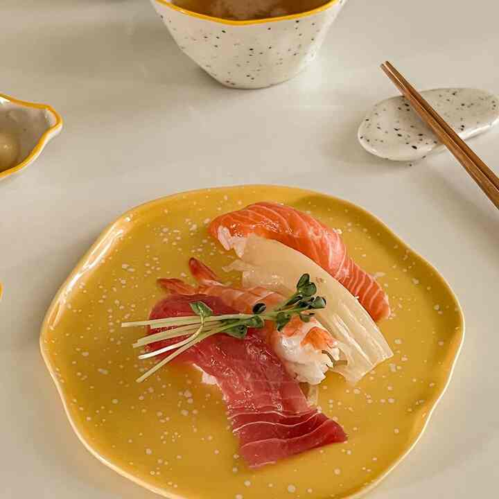 Flat plate white spots