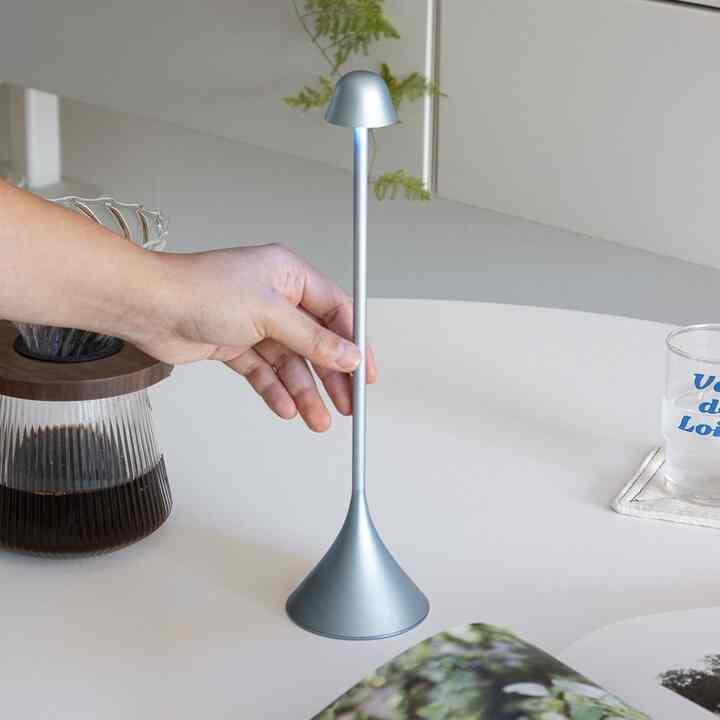 STELI LED ワイヤレス テーブルライト［9色］