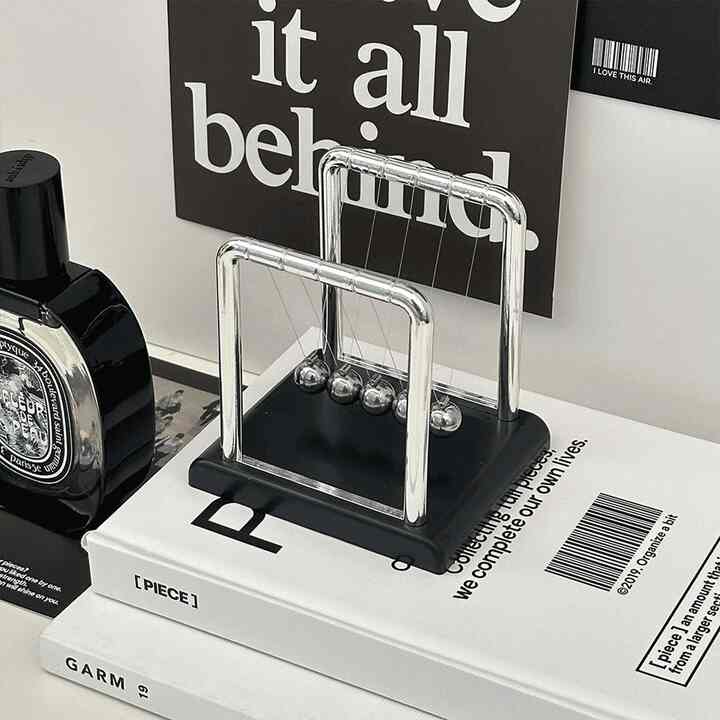 ニュートンのゆりかご オブジェ