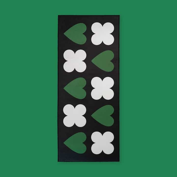 LUCKY HEARTY BLACKBERRY マット M