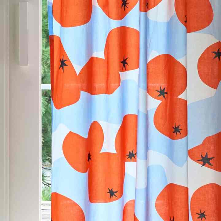 SWIMMING TOMATO カーテン