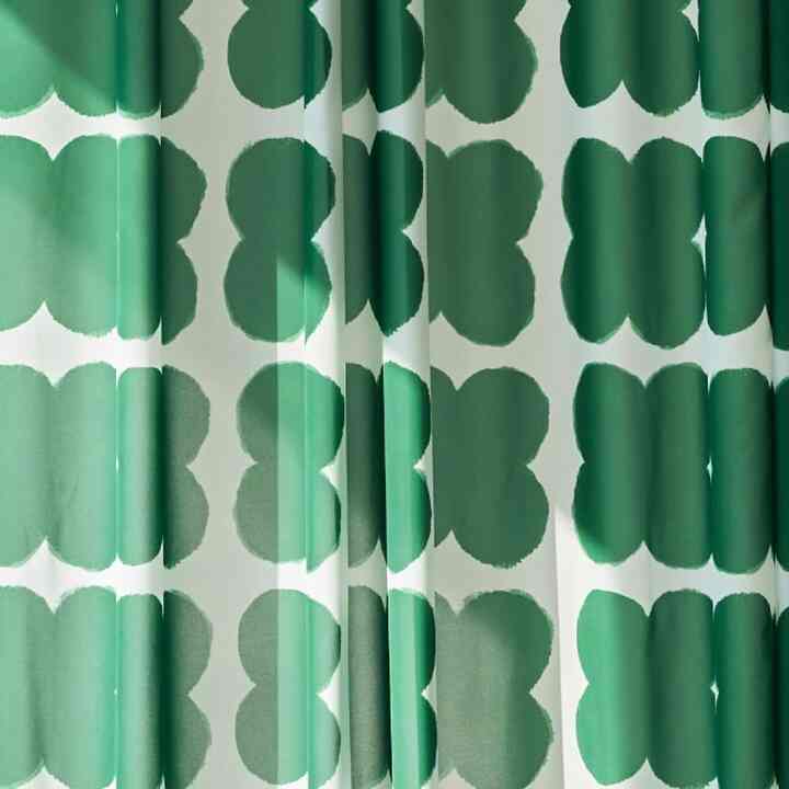 DRAWING CLOVER IN OHIO カーテン