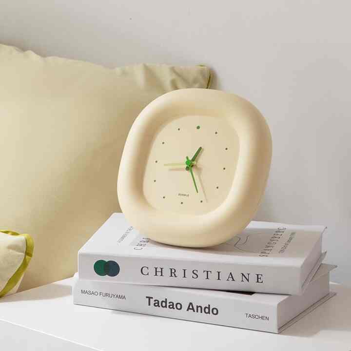 クリーミーバター 静音 卓上時計