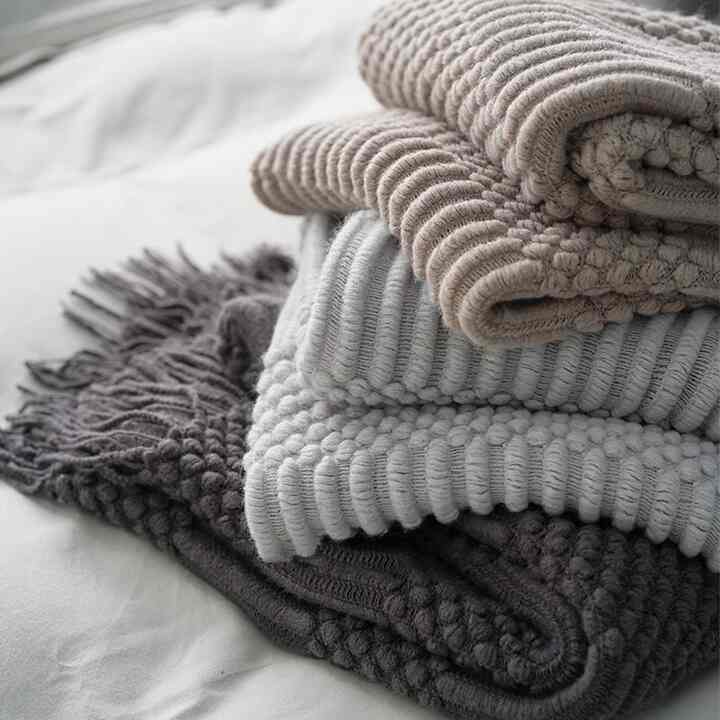 北欧 タッセル付き ブランケット［3色］