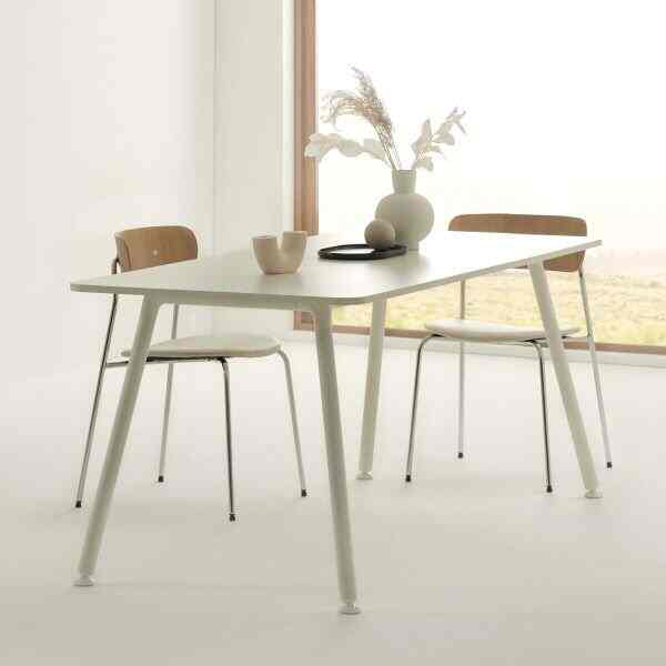 QUATTRO AIR ダイニングテーブル［2色・3サイズ］