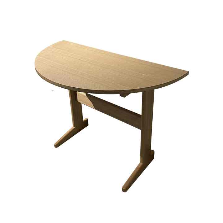 Classic Half テーブル