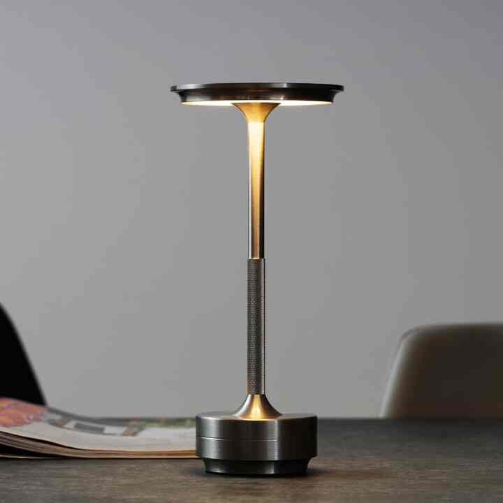 アイド テーブルライト［2色］