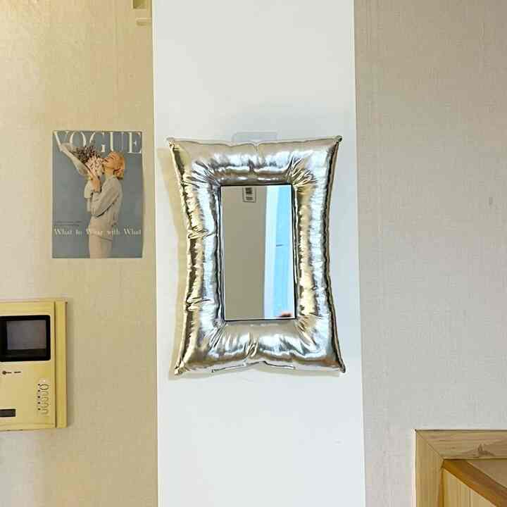 グロー クッションミラー 壁がけミラー 卓上ミラー［2色］