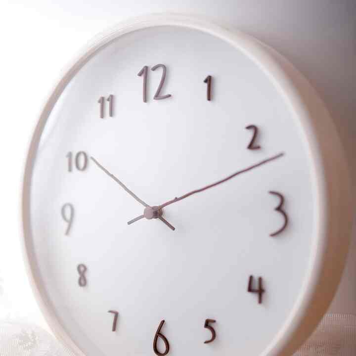 アイリス 静音 壁がけ時計［2色］