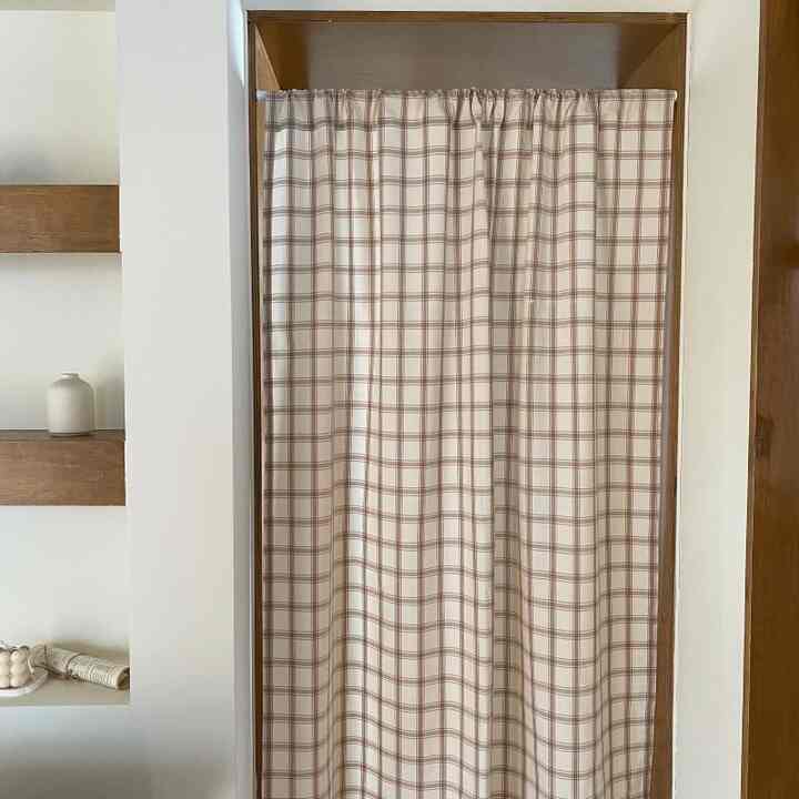 モダンチェックカーテン