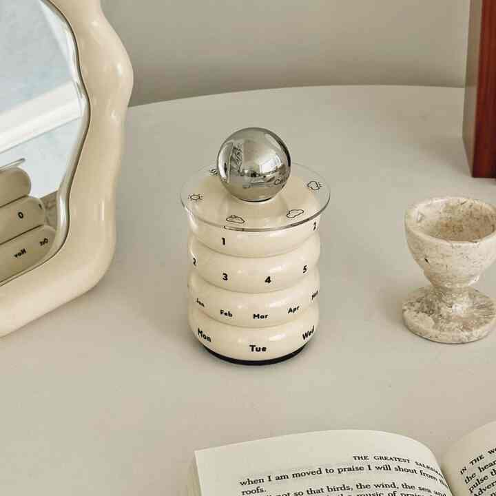 Tube Spinning 万年カレンダー［2色］