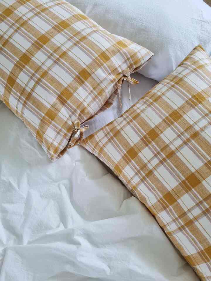 ディリスイエローチェックリボン 枕カバー［2サイズ・3種］